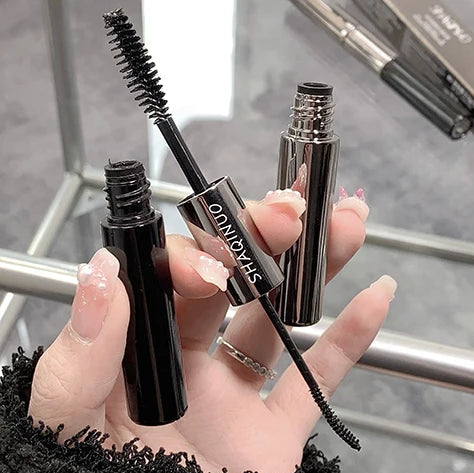 2 In 1 Volume And Length Waterproof Mascara